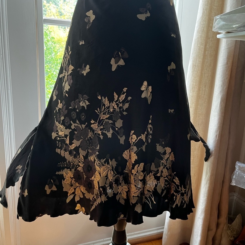Elegant Black Floral butterfly Skirt - Picture 4 of 16